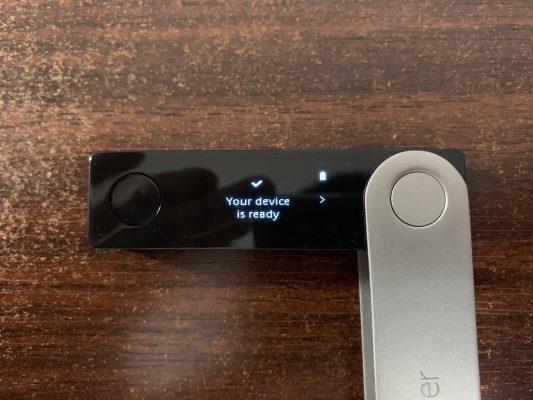 ハードウェアウォレット「Ledger Nano X」レビューとその使い方 | TOKEN ECONOMIST Ledger Nano X 暗号資産ハードウェレット｜認証チップによる秘密鍵オフライン保管 1000 種以上暗号通貨/NFT 対応